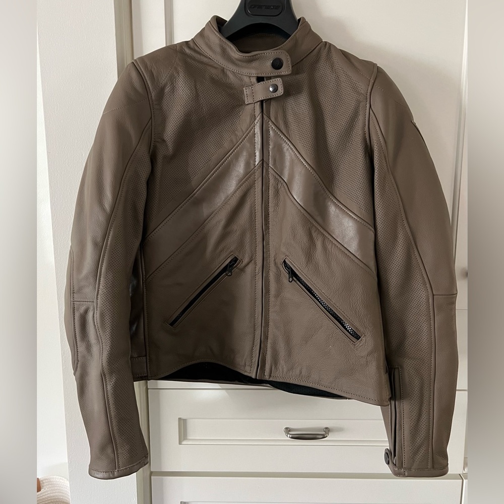 Dainese Santa Monica Perforated Leather Motorcycle Jacket Sz44